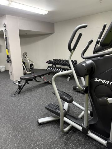 3920 Grand Avenue 5TE, Des Moines, IA 50312