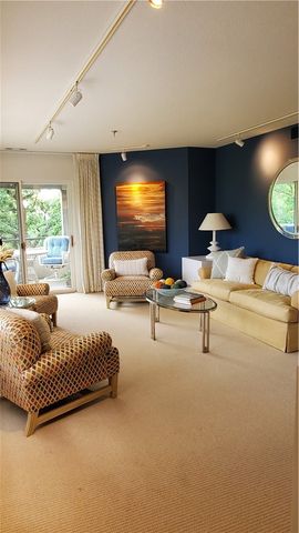 3920 Grand Avenue 5TE, Des Moines, IA 50312