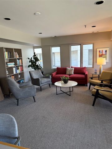 3920 Grand Avenue 5TE, Des Moines, IA 50312