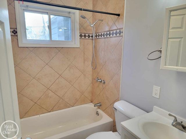 684 Cameron Street, Pontiac, MI 48340