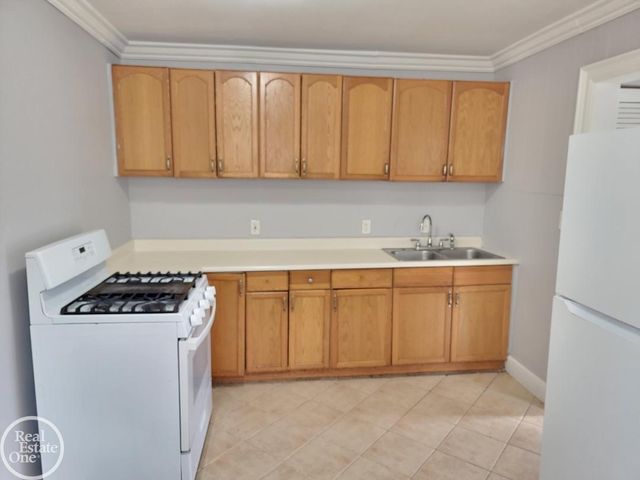 684 Cameron Street, Pontiac, MI 48340