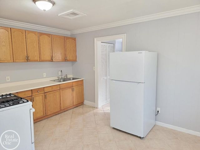 684 Cameron Street, Pontiac, MI 48340