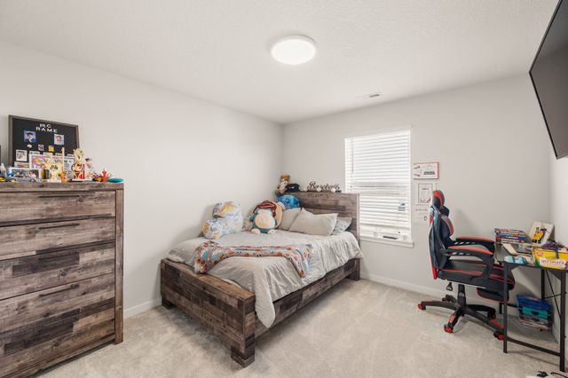 2828 Quartz Avenue NE, Bondurant, IA 50035