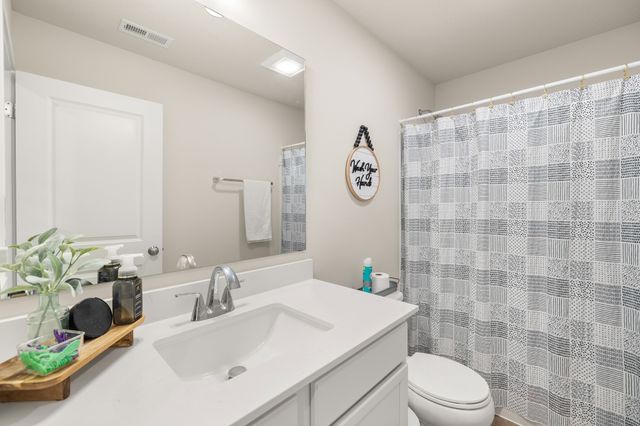 2828 Quartz Avenue NE, Bondurant, IA 50035