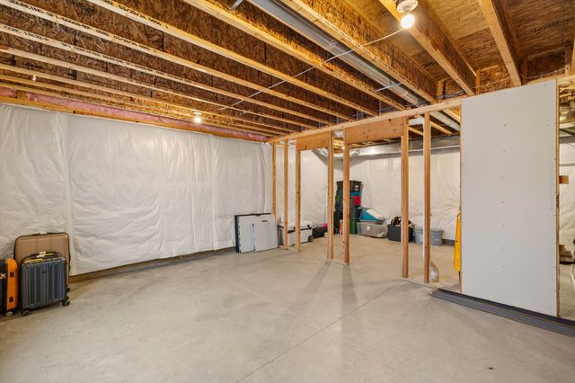 2828 Quartz Avenue NE, Bondurant, IA 50035