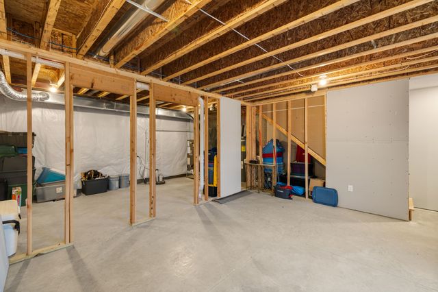 2828 Quartz Avenue NE, Bondurant, IA 50035