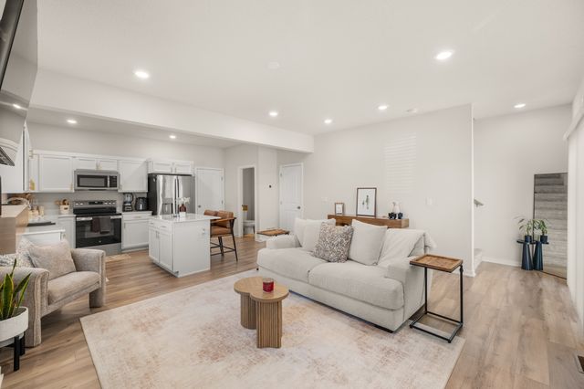 2828 Quartz Avenue NE, Bondurant, IA 50035