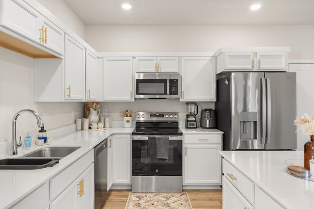 2828 Quartz Avenue NE, Bondurant, IA 50035