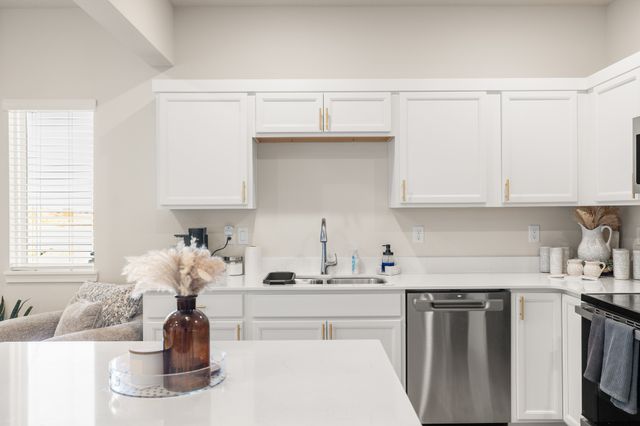 2828 Quartz Avenue NE, Bondurant, IA 50035