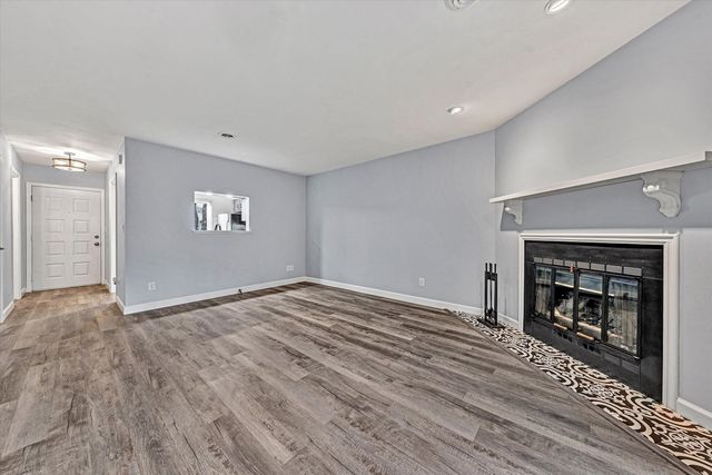 7122 Woods Crossing DR, Roanoke, VA 24018