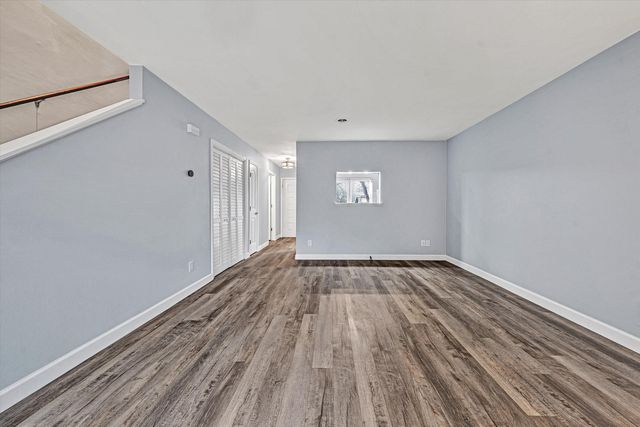 7122 Woods Crossing DR, Roanoke, VA 24018