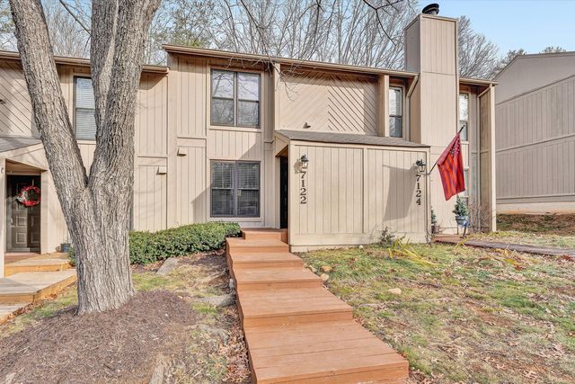 7122 Woods Crossing DR, Roanoke, VA 24018