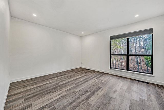 7122 Woods Crossing DR, Roanoke, VA 24018