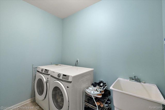 24354 Amanda Lane, Novi, MI 48375