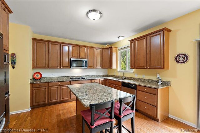 24354 Amanda Lane, Novi, MI 48375