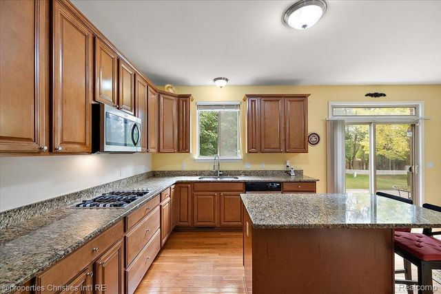 24354 Amanda Lane, Novi, MI 48375