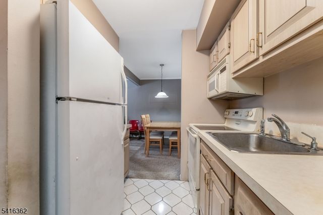 2350 State Route 10 Unit D-19 19, Parsippany-troy Hills Twp., NJ 07950