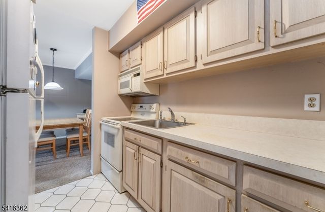 2350 State Route 10 Unit D-19 19, Parsippany-troy Hills Twp., NJ 07950