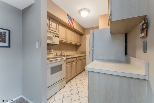 2350 State Route 10 Unit D-19 19, Parsippany-troy Hills Twp., NJ 07950