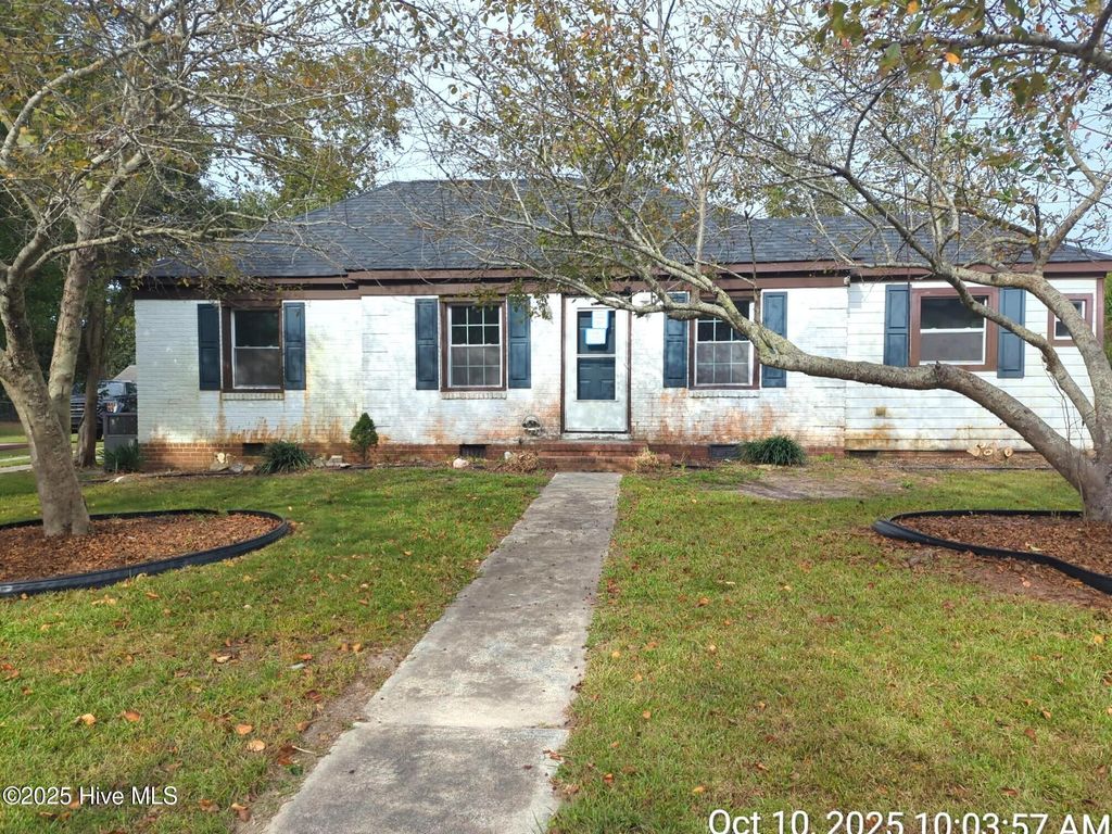 21 Westminister Drive, Jacksonville, NC 28540