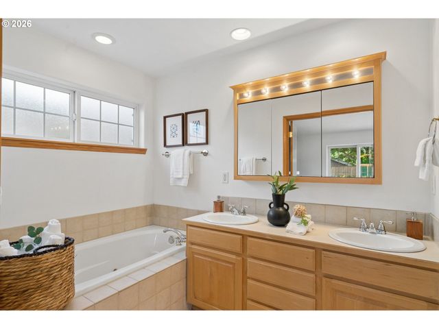 2446 Sw BARBARA St, Mc Minnville, OR 97128
