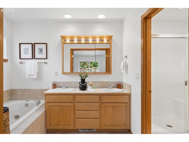 2446 Sw BARBARA St, Mc Minnville, OR 97128