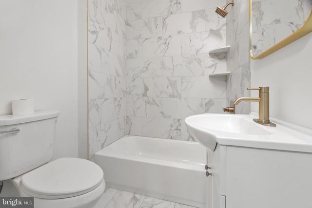 1118 BROWN ST, Chester, PA 19013