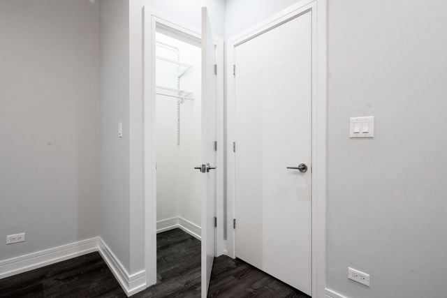 6101 N Winthrop Avenue 2, Chicago, IL 60660