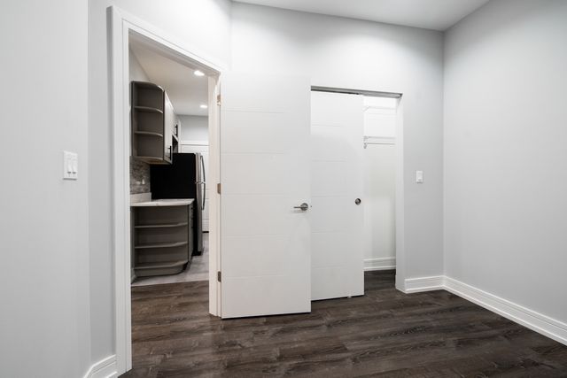 6101 N Winthrop Avenue 2, Chicago, IL 60660