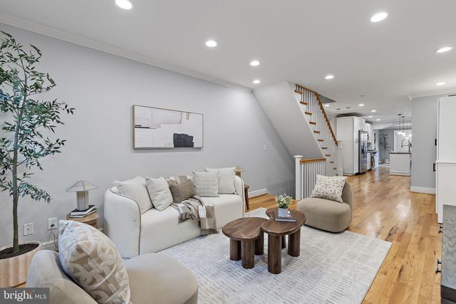 11 E HAMBURG ST, Baltimore, MD 21230
