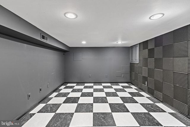 11 E HAMBURG ST, Baltimore, MD 21230