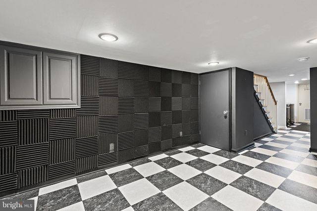 11 E HAMBURG ST, Baltimore, MD 21230