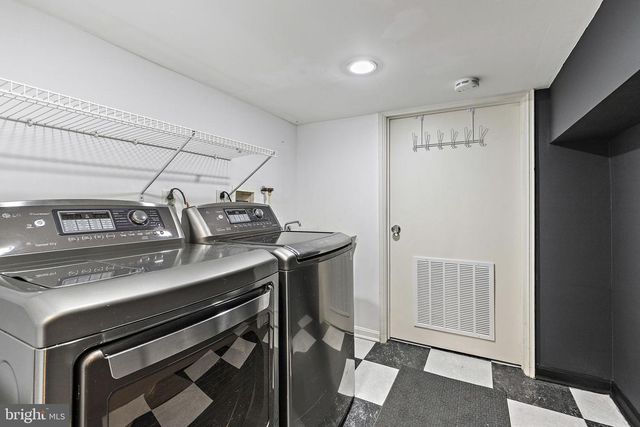 11 E HAMBURG ST, Baltimore, MD 21230