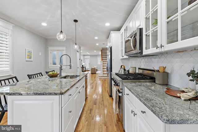 11 E HAMBURG ST, Baltimore, MD 21230