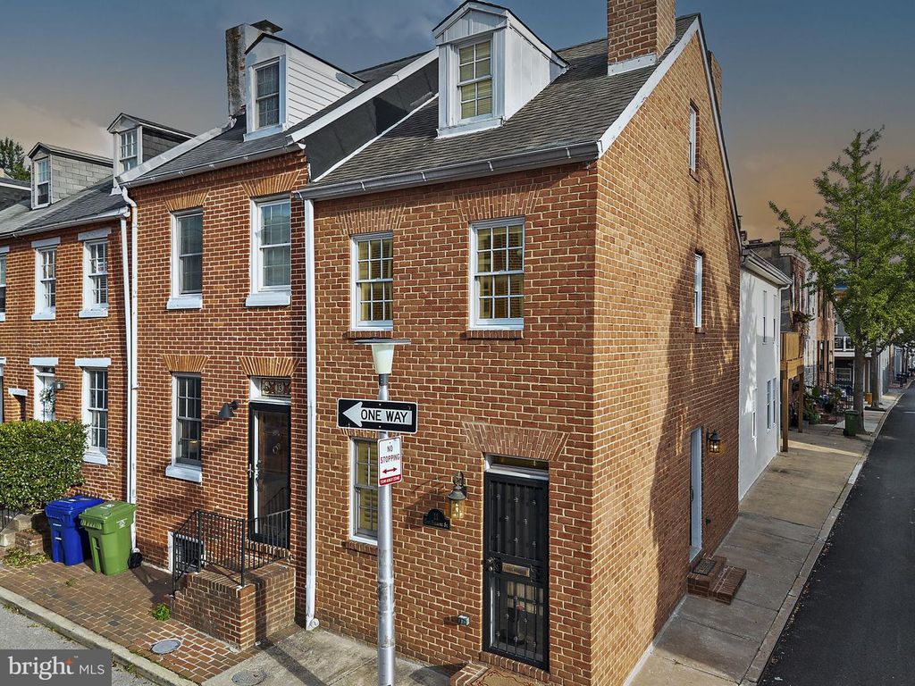 11 E HAMBURG ST, Baltimore, MD 21230