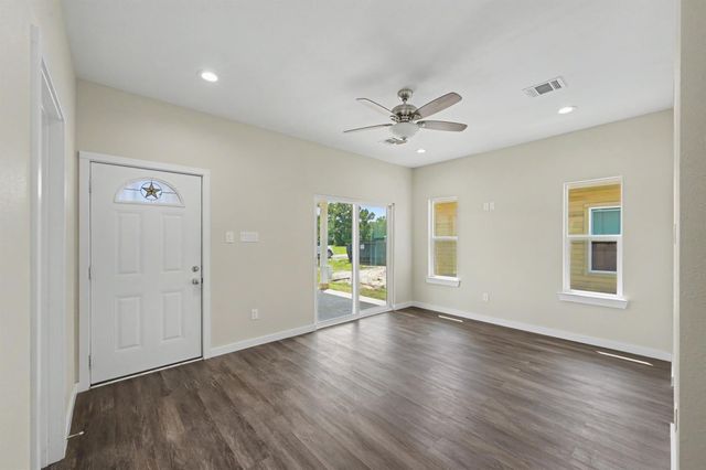 50 Westlake West, Trinity, TX 75862