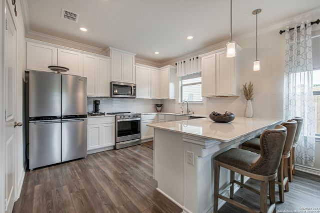 10007 Overlook Point, San Antonio, TX 78245