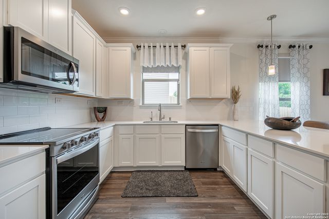 10007 Overlook Point, San Antonio, TX 78245