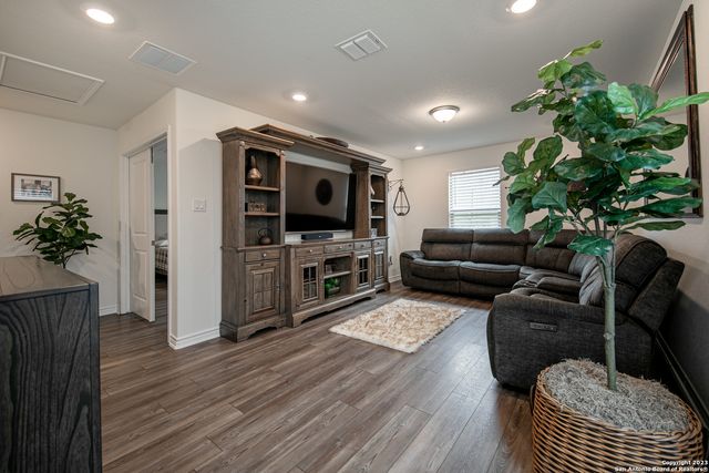 10007 Overlook Point, San Antonio, TX 78245