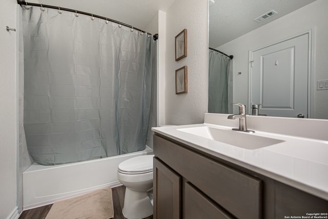 10007 Overlook Point, San Antonio, TX 78245