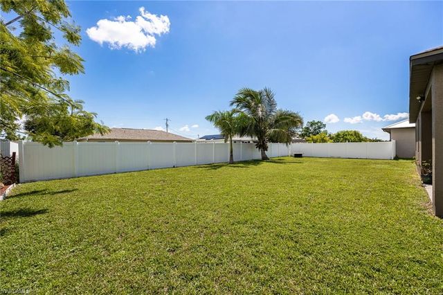 1618 SW 14th ST, Cape Coral, FL 33991