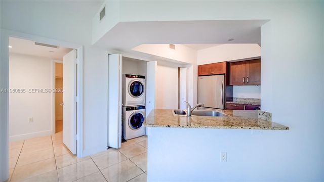 20000 E Country Club Drive 512, Aventura, FL 33180