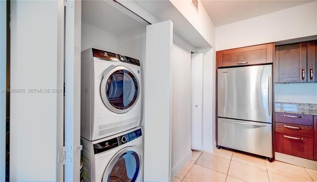 20000 E Country Club Drive 512, Aventura, FL 33180