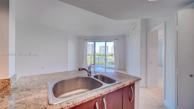 20000 E Country Club Drive 512, Aventura, FL 33180