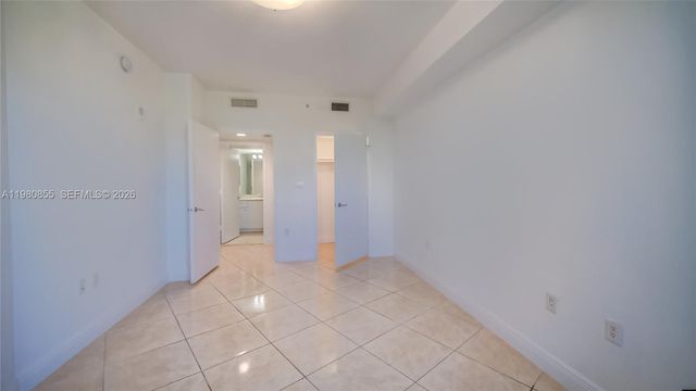 20000 E Country Club Drive 512, Aventura, FL 33180