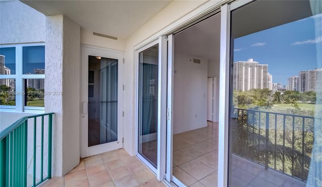20000 E Country Club Drive 512, Aventura, FL 33180