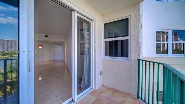 20000 E Country Club Drive 512, Aventura, FL 33180