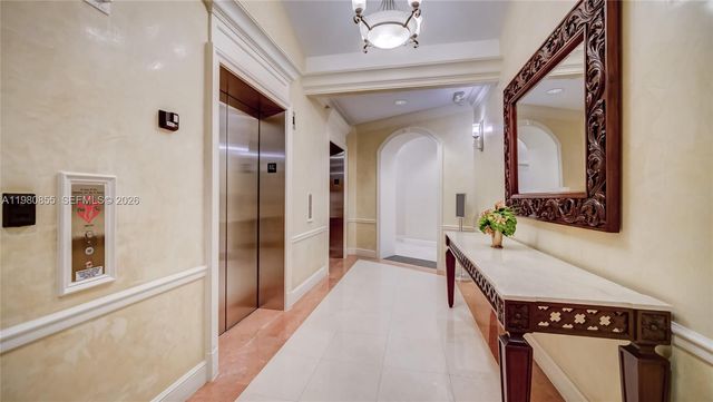 20000 E Country Club Drive 512, Aventura, FL 33180