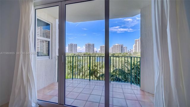 20000 E Country Club Drive 512, Aventura, FL 33180