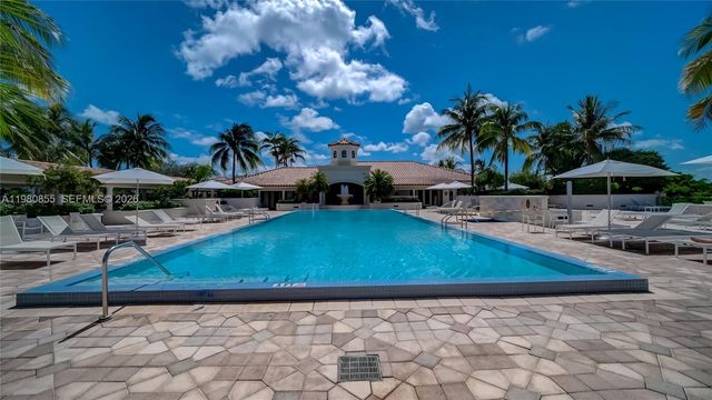 20000 E Country Club Drive 512, Aventura, FL 33180